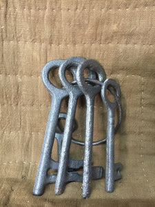 Small Metal Keys (5 per ring)