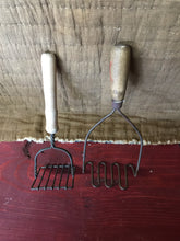 Load image into Gallery viewer, Vintage potato masher