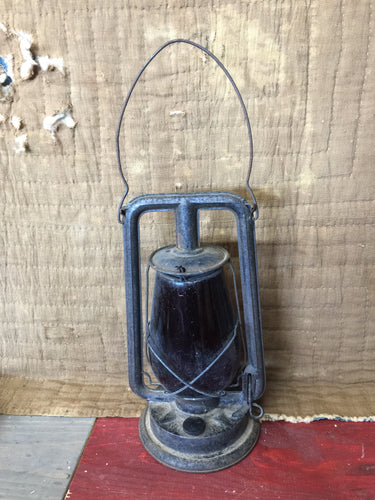 Antique lantern black