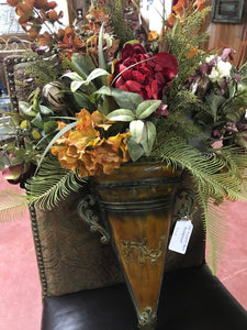 Fall-Inspired Flower Arrangement